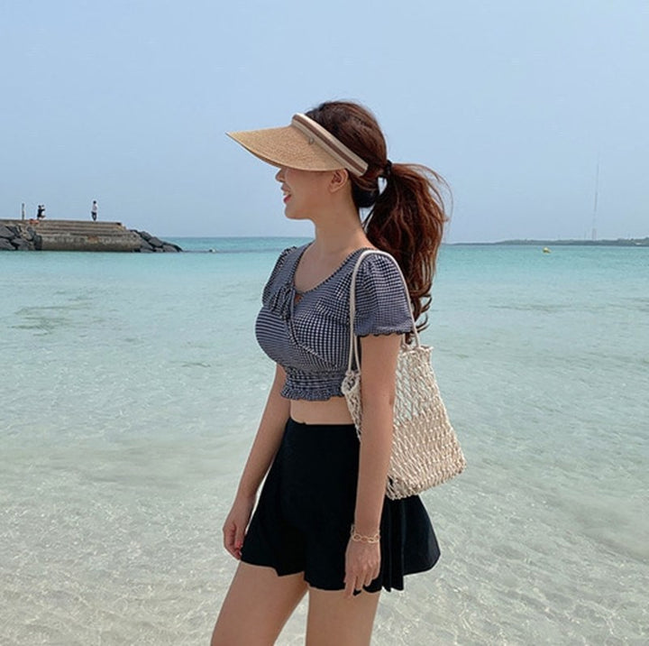 Damer cropped top med ruffle kant og charmerende ternet mønster Skovae