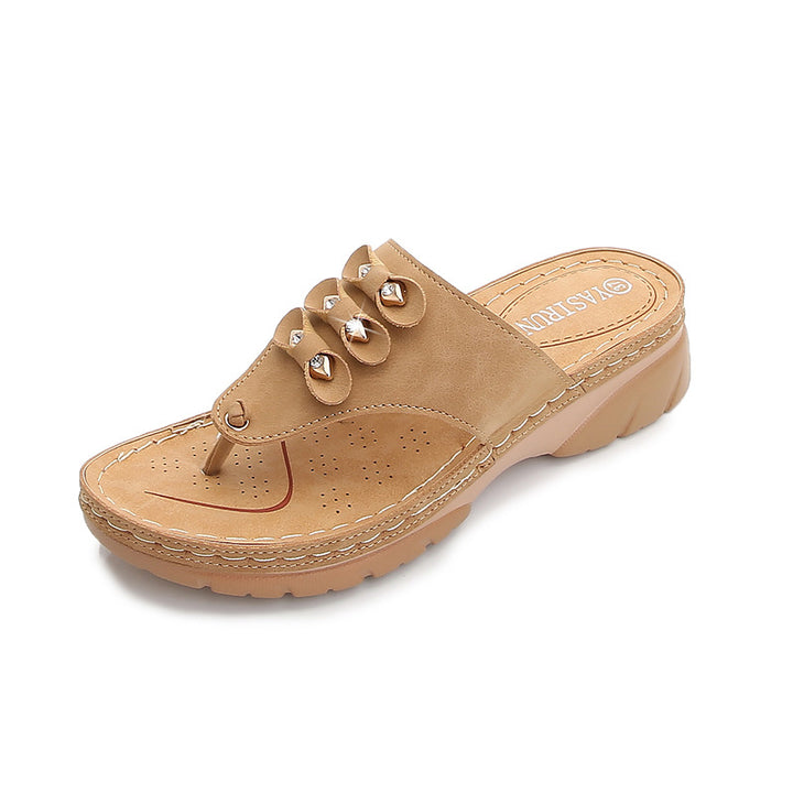 Dame flip-flops med modiske dekorelementer Stilla