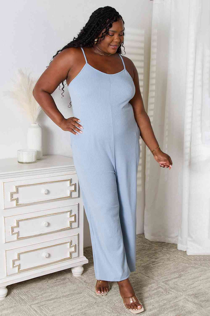 Stilla | Bae Fuld Størrelse Spaghetti Strop V-hals Jumpsuit