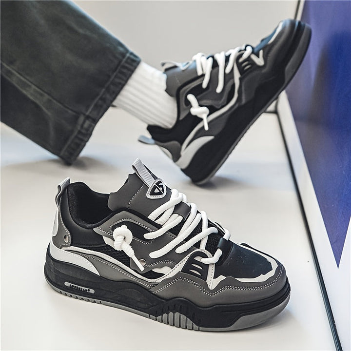 Stilla | Sporty Sneakers