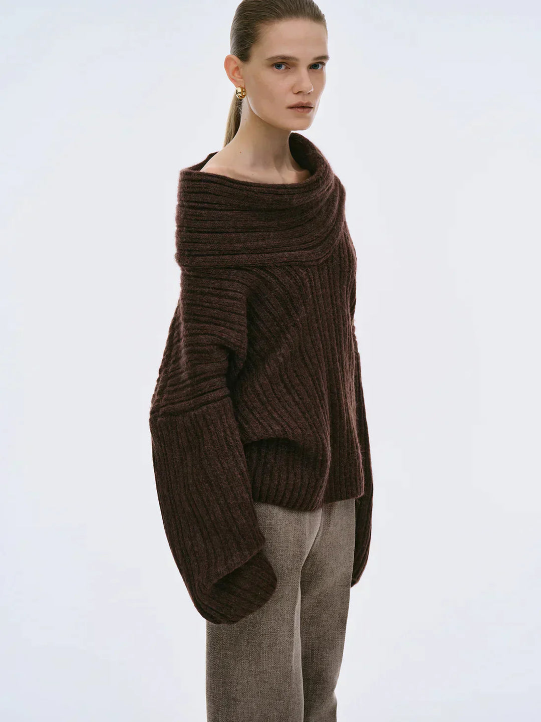 Stilla | Oversize-strikpullover med stigende V-udskæring