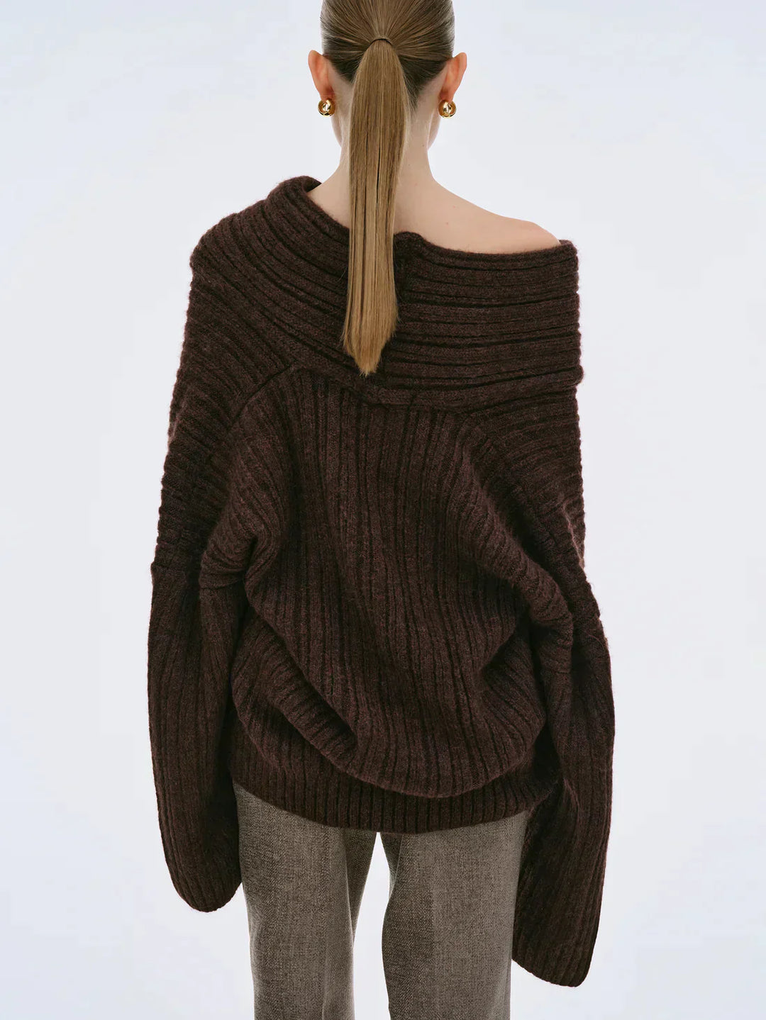 Stilla | Oversize-strikpullover med stigende V-udskæring