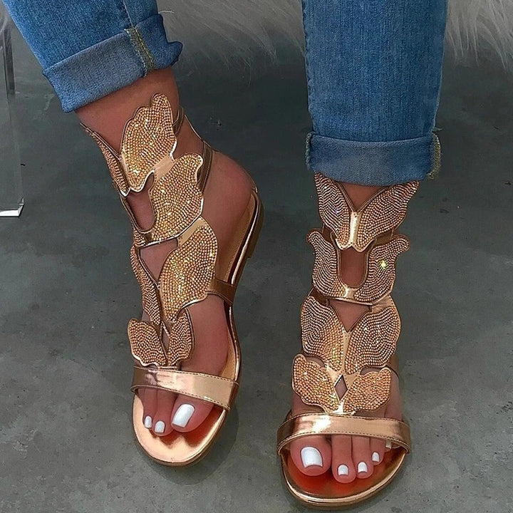 Dame sandaler med funkende sommerfugledesign og komfortabelt fodseng Stilla