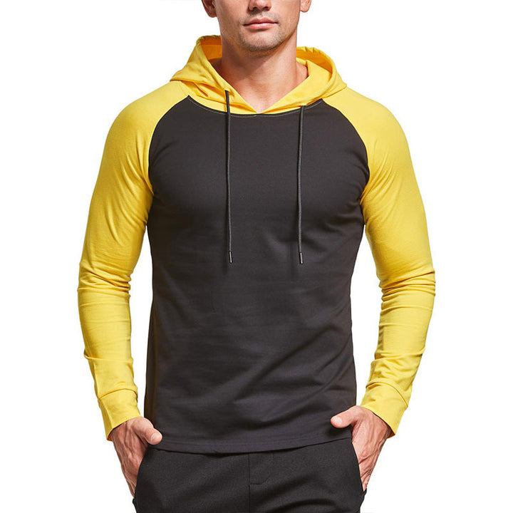 Herre hoodie med kontrastfarvede ærmer og afslappet snit Stilla