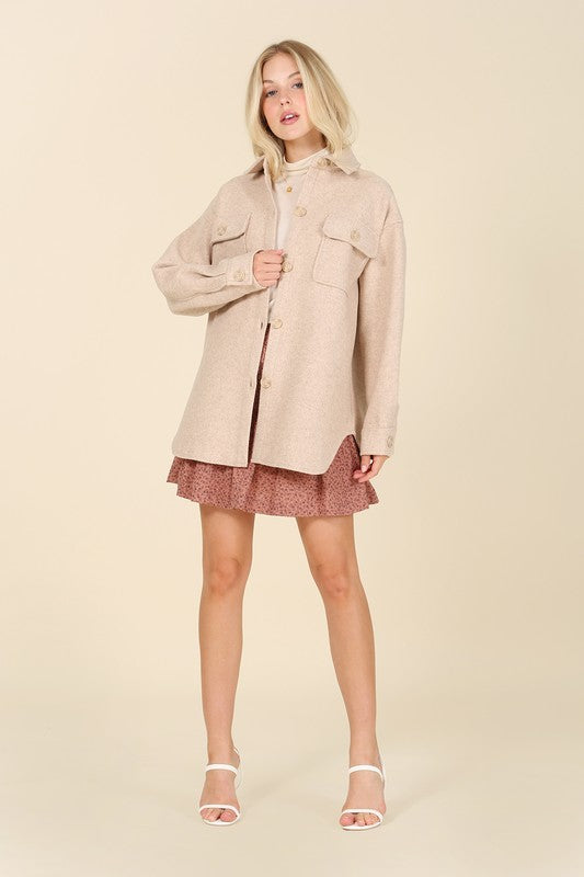 Stilla | Beige Shacket Med Lommer