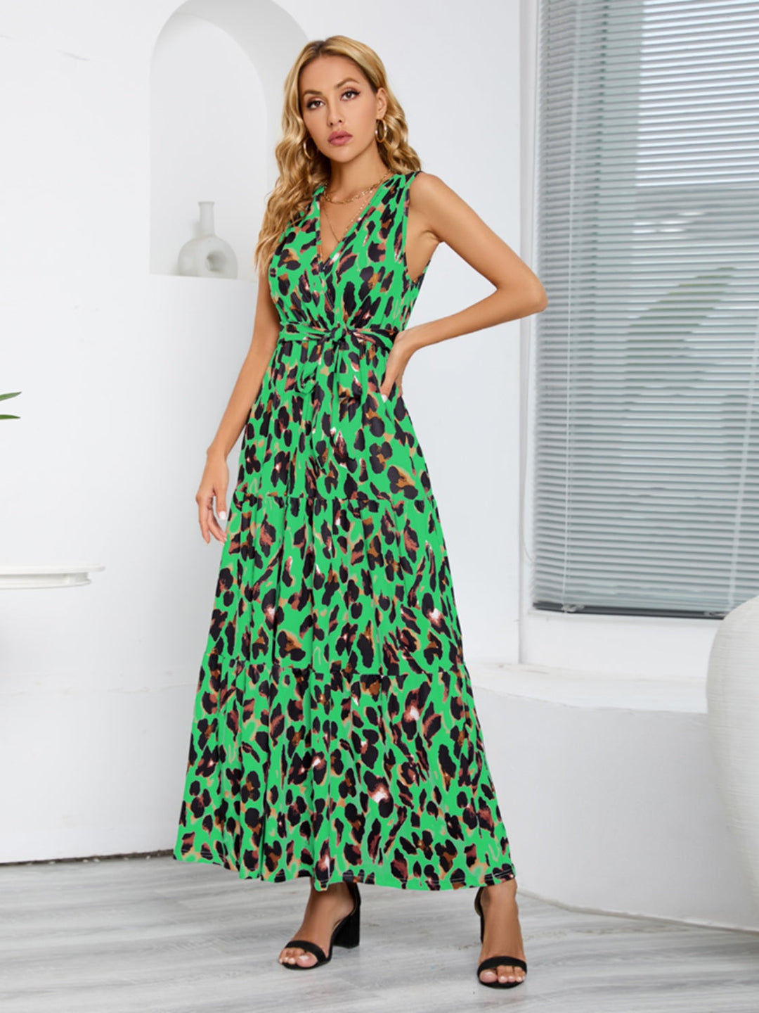 Stilla | Printet Surplice Tiered Tank Kjole