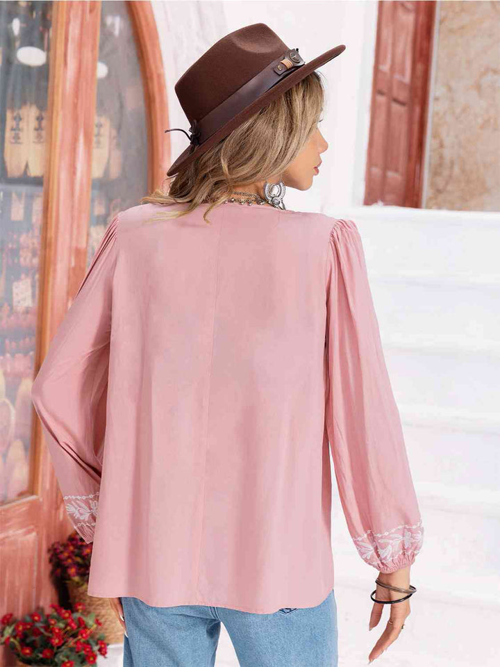 Stilla | Slipsnakke ballonskorte bluse