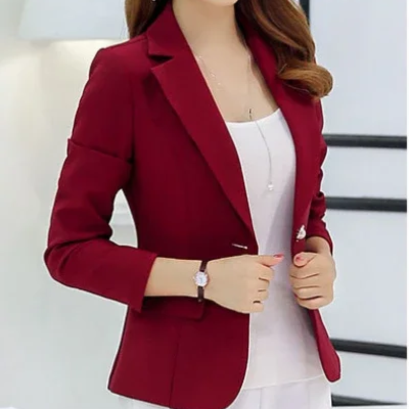 Stilla | Elegant Blazer Til Kvinder Med Knaplukning Ved Anklen