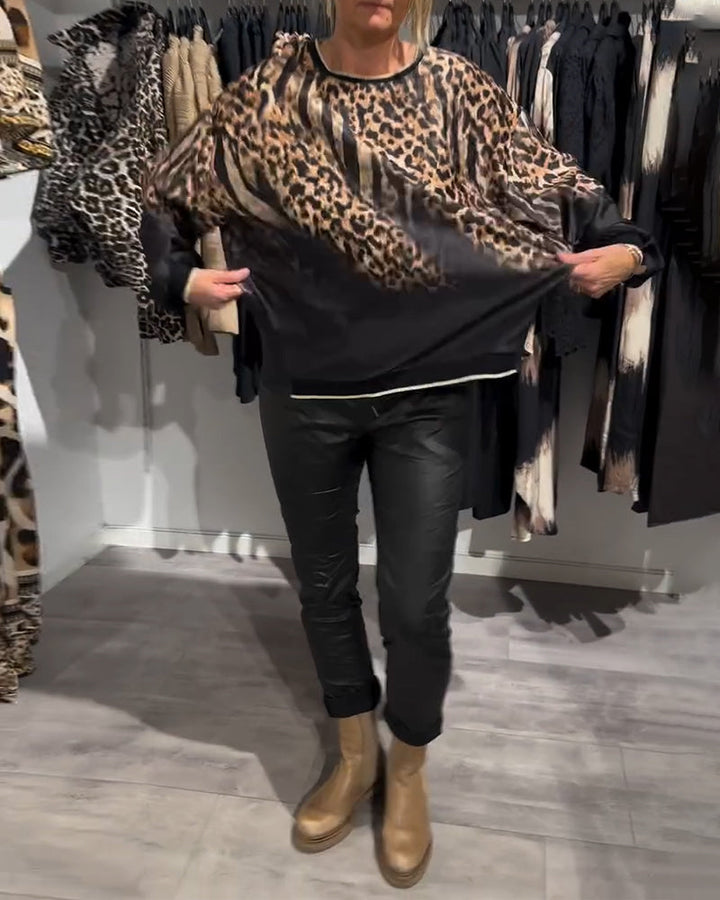 Stilla | Bluse med rund halsudskæring og leopardmønster