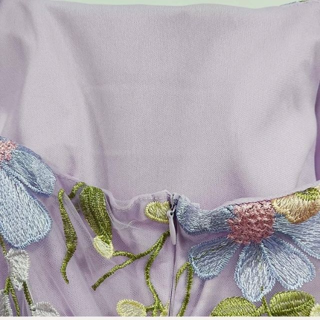 Stilla | cocktailkjole i tyl med blomsterapplikationer