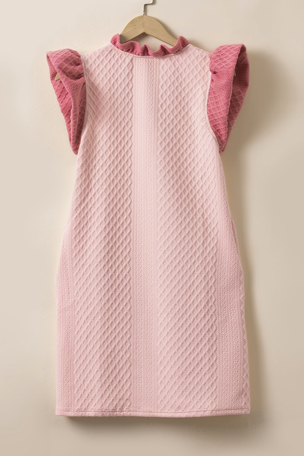 Stilla | V-hals cap sleeve mini kjole