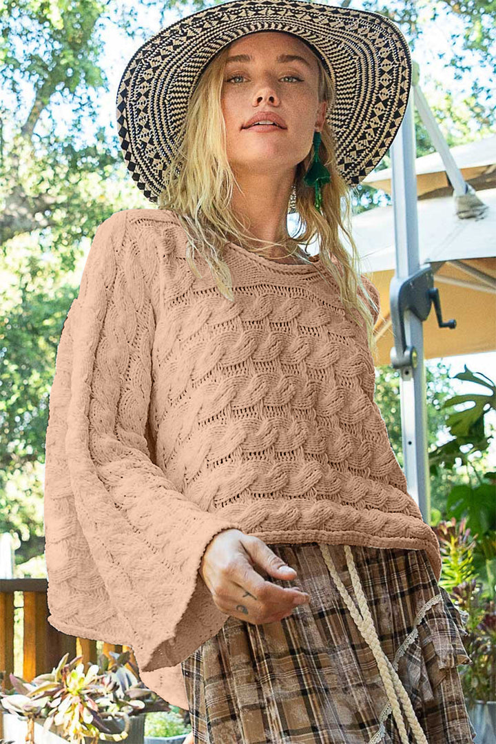 Stilla | Kort sweater med rund hals og legesyge masker