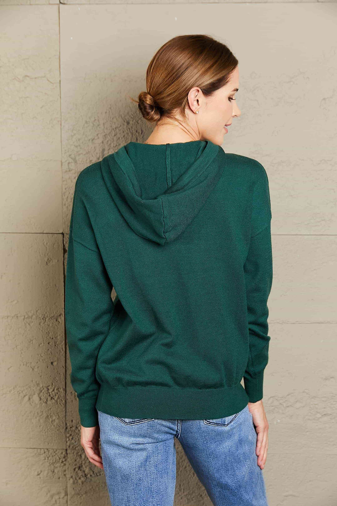 Stilla | Right Dropped Shoulder Drawstring Hooded Knit Top