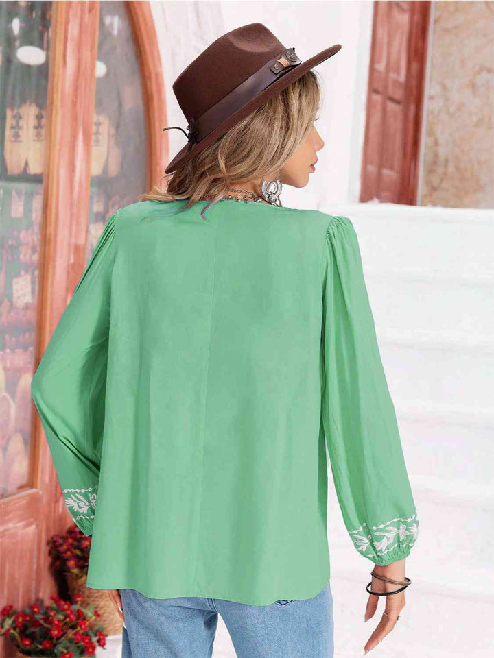 Stilla | Slipsnakke ballonskorte bluse
