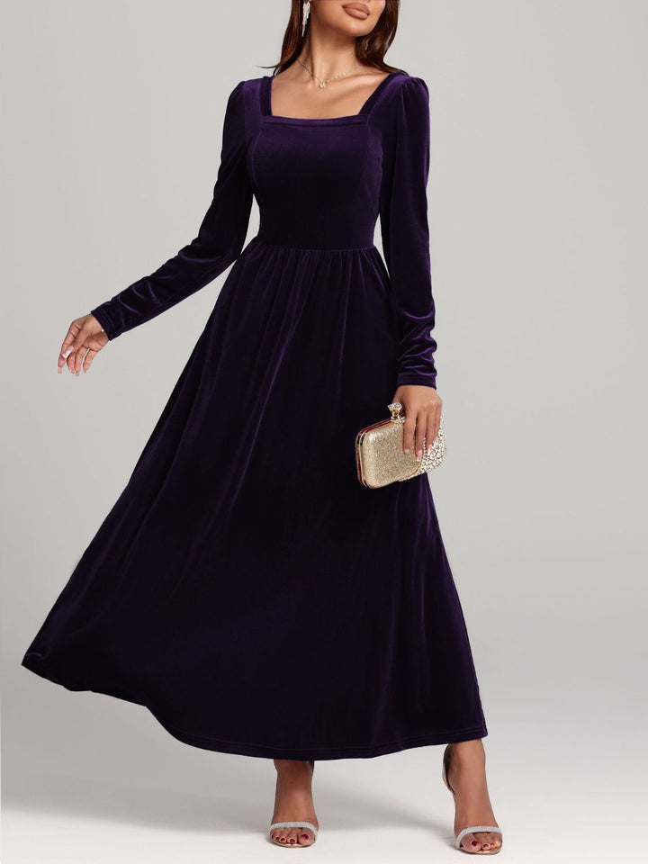 Stilla | Square Neck Langærmet Kjole