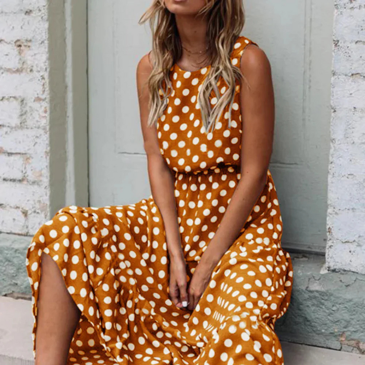 Skovae | Sorte polka dot midikjole til et retro chic look