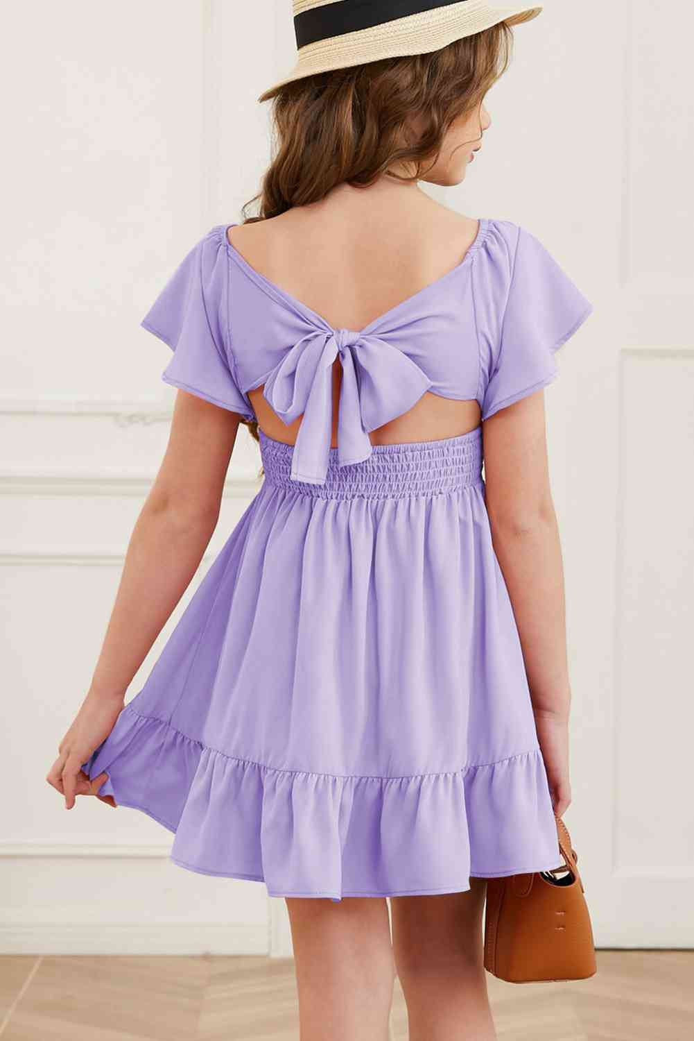 Stilla | Hem Tie-back Flutter Sleeve Kjole