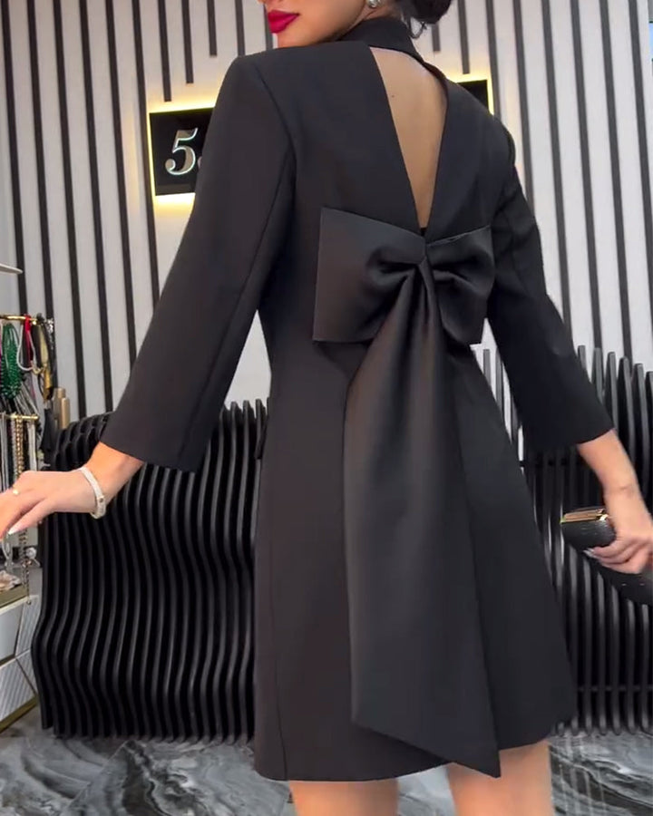 Stilla | Suit med krave og butterfly
