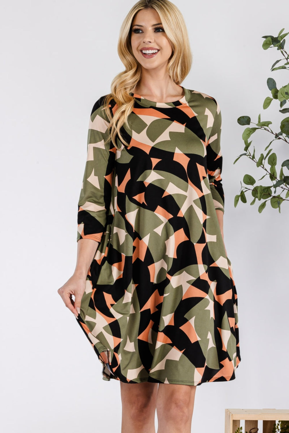 Stilla | Full Size Geometrisk Rund Hals Kjole med Lommer