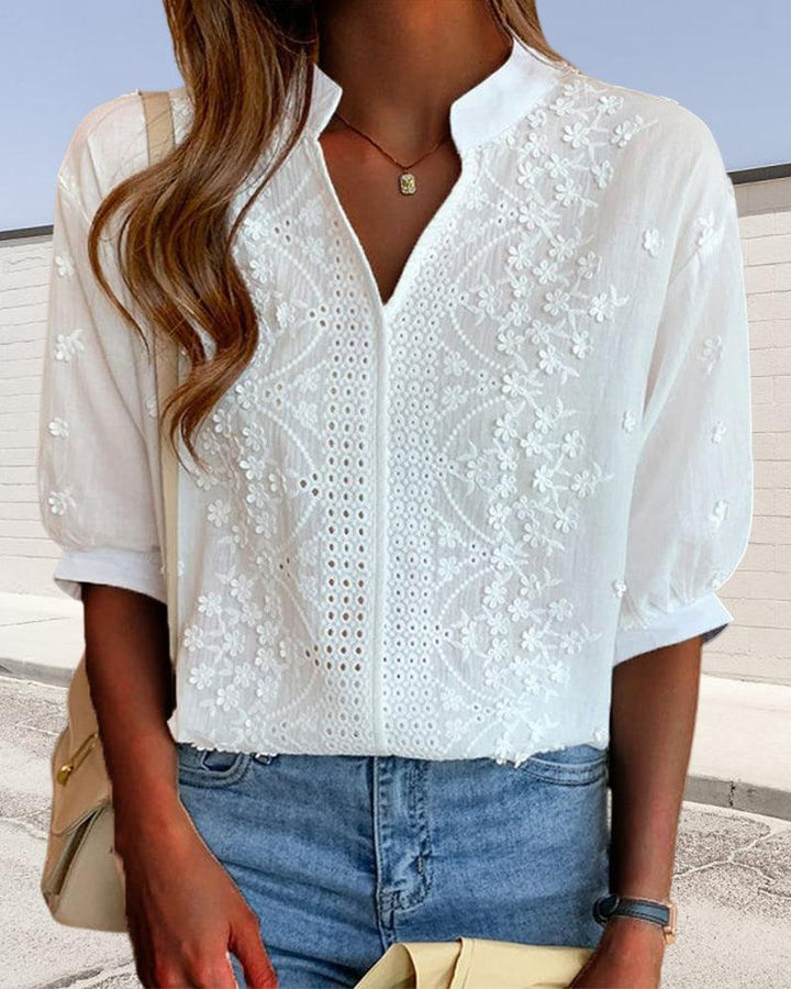 Stilla | V-Hals Ståkrave Broderet Bluse