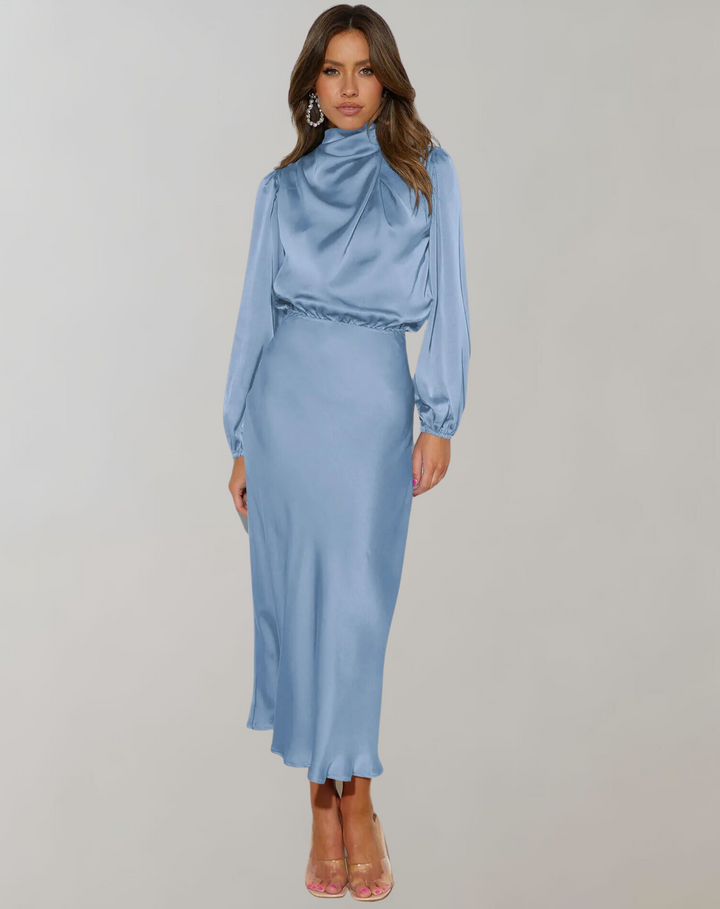 Stilla | Elegant satin kjole med lange ærmer
