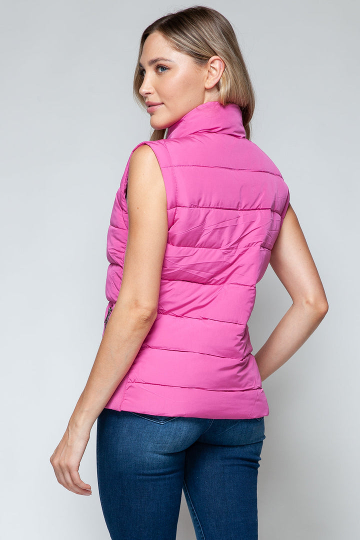Stilla | Snob Vest med Praktisk Lynlås og Rullekrave-Design