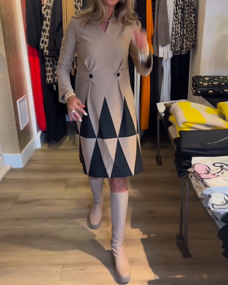 Stilla | Kjole med Geometrisk Print