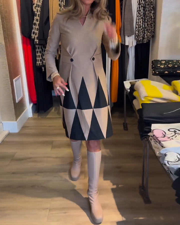 Stilla | Kjole med Geometrisk Print