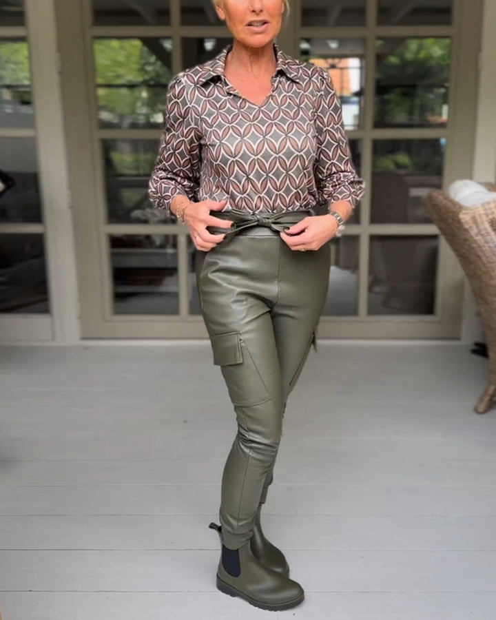 Stilla | Vintage Bluse med V-udskæring