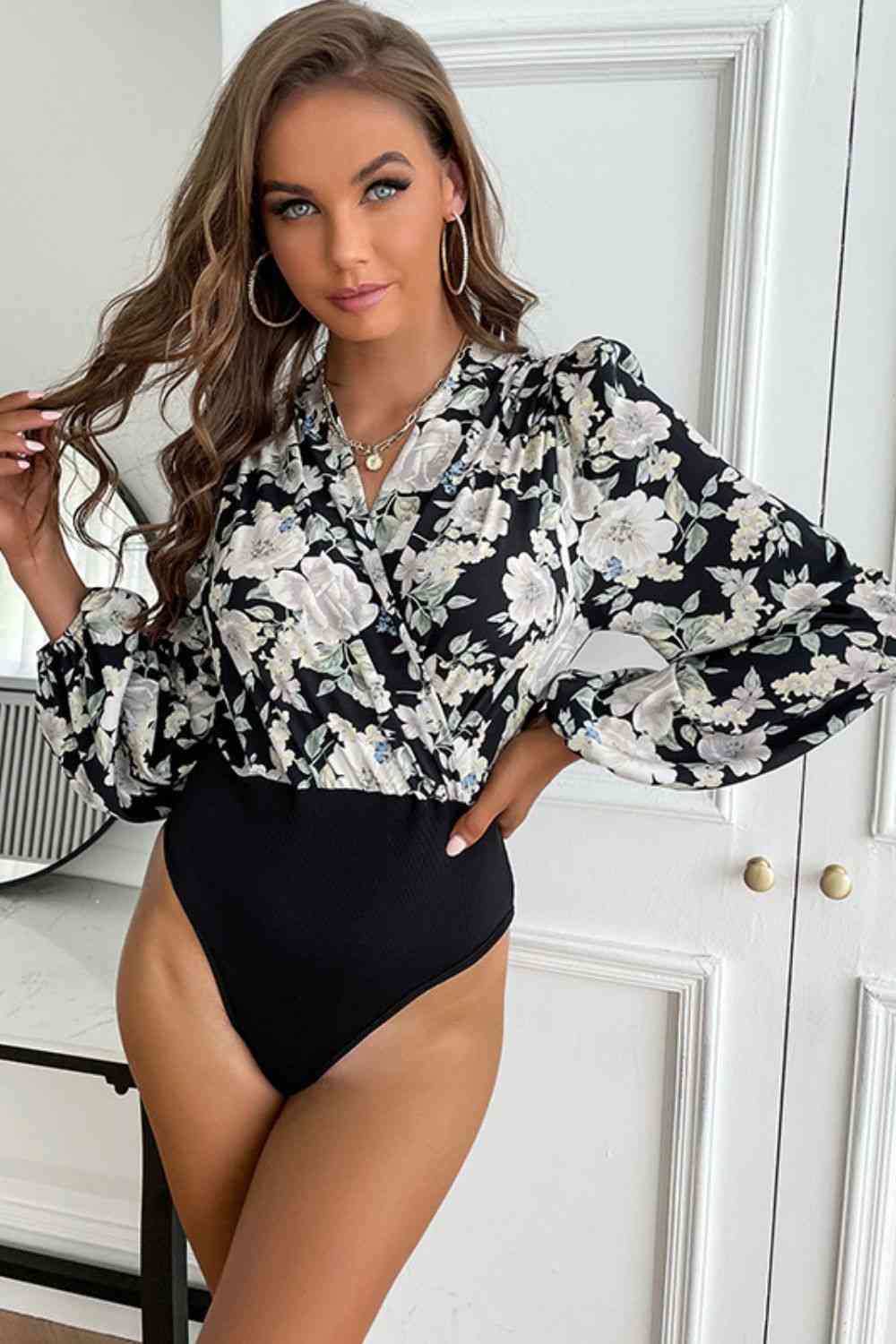 Stilla | Surplice Hals Puff Sleeve Bodysuit