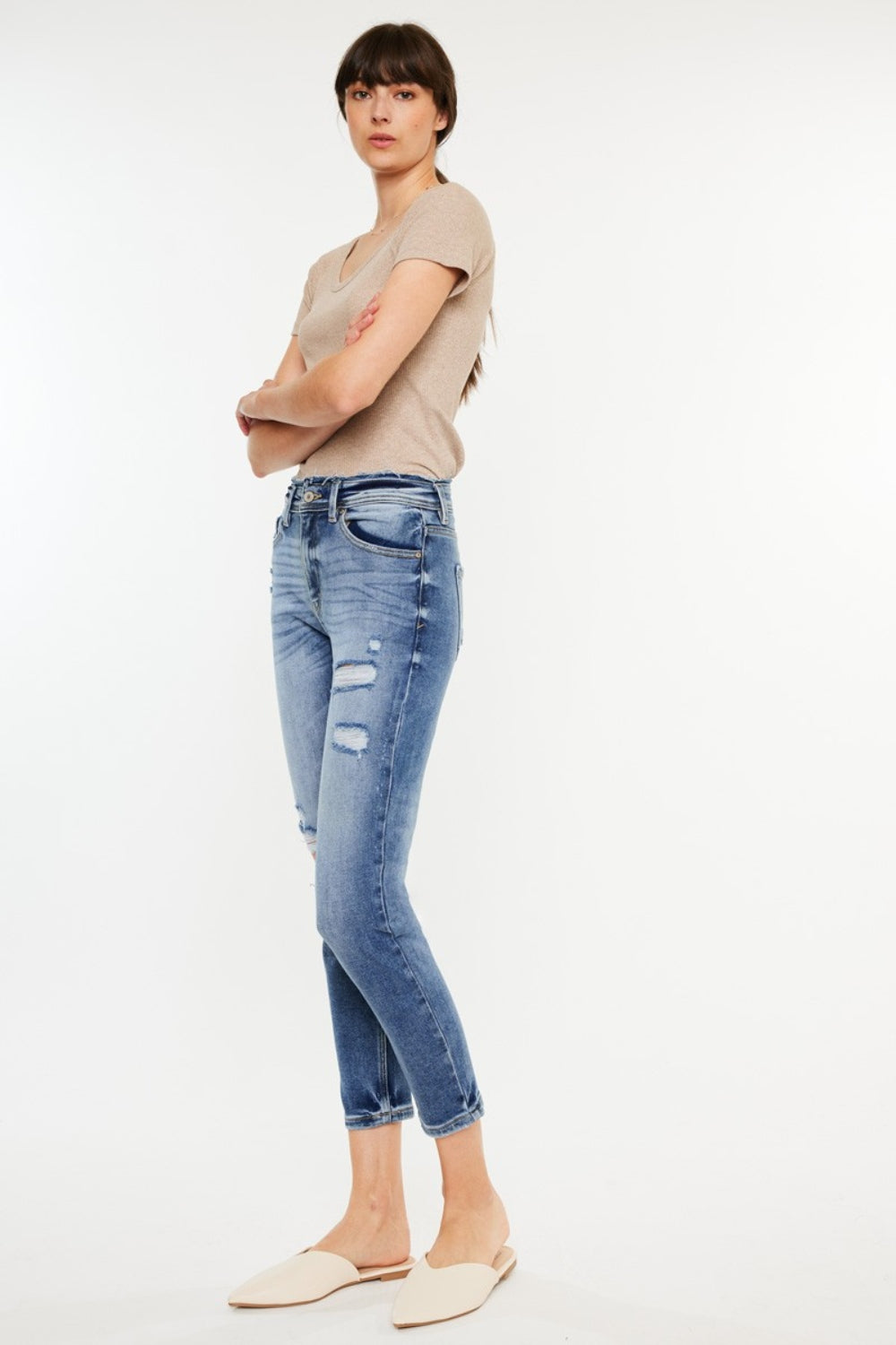 Stilla | High Rise Distressed Mom Jeans