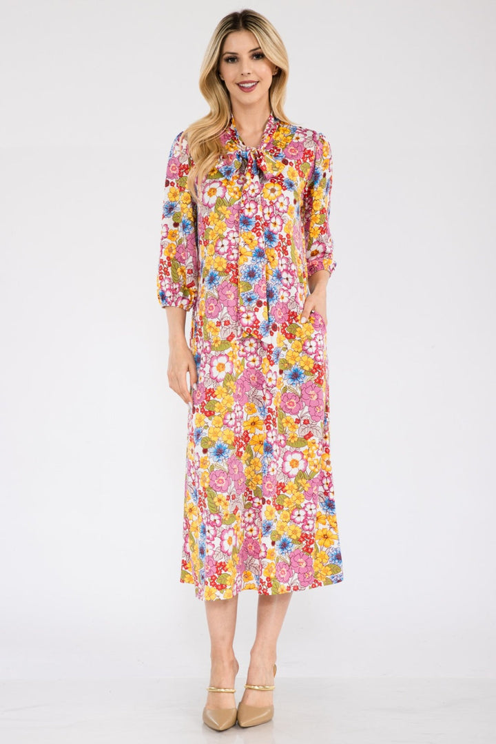 Stilla | Full Size Floral Midi Kjole Med Sløjfe Bundet