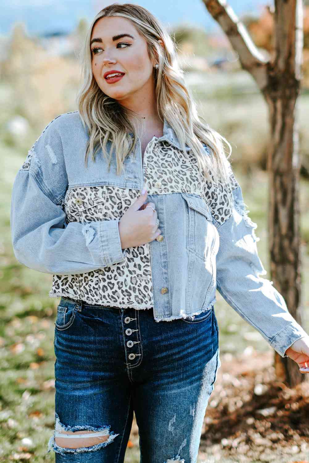 Stilla | Størrelse Leopard Raw Hem Distressed Spliced Denim Jakke