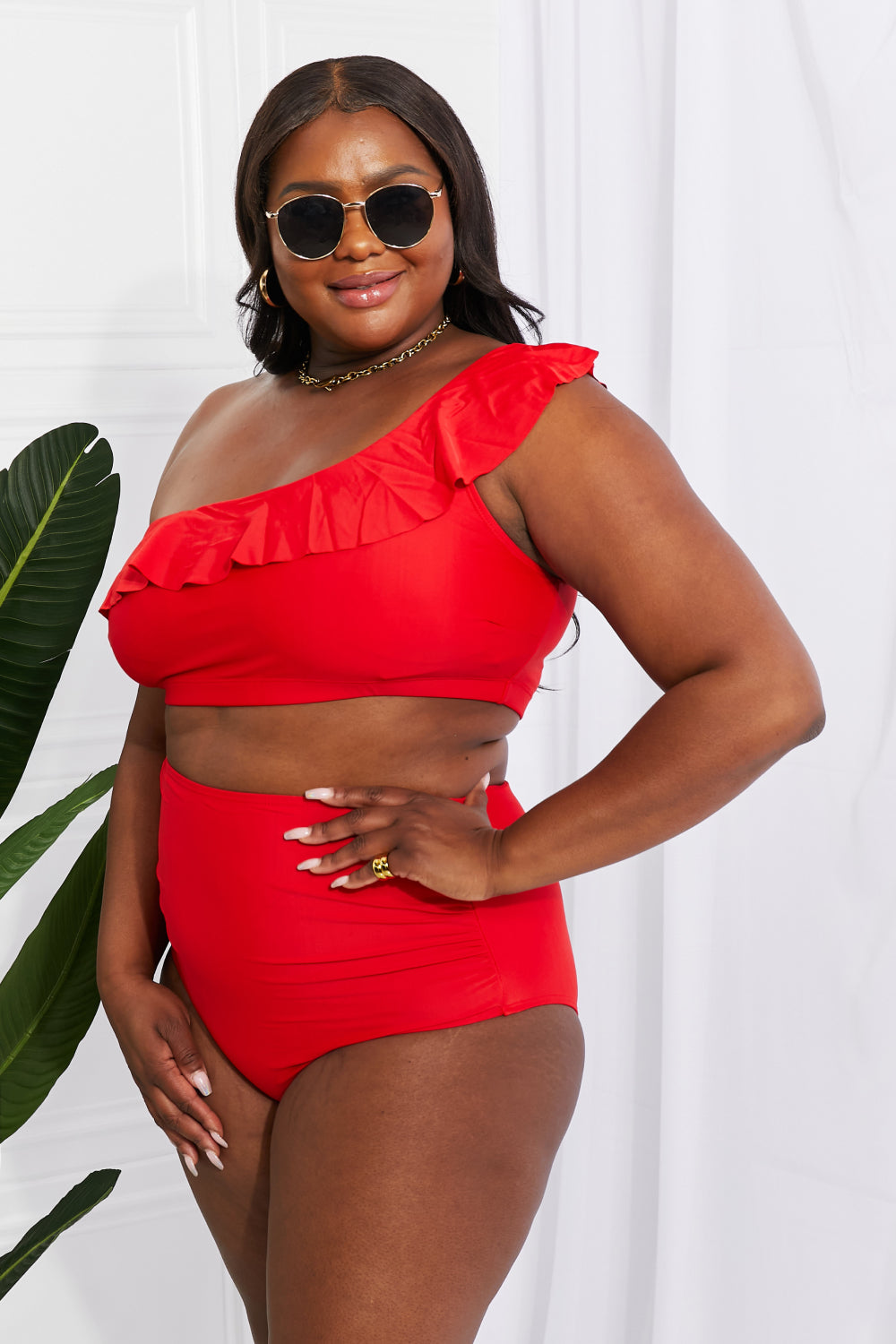 Stilla | West Swim Seaside Romance Ruffle One-shoulder Bikini I Rød