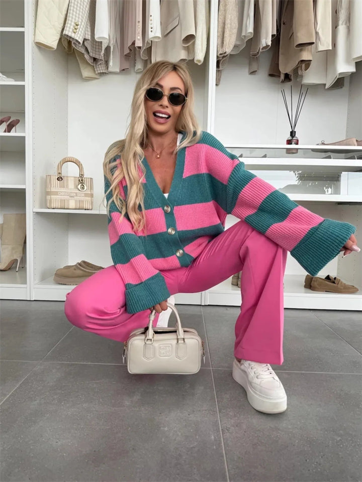 Stilla | Cozy, Casual Stripet Cardigan med V-Udskæring