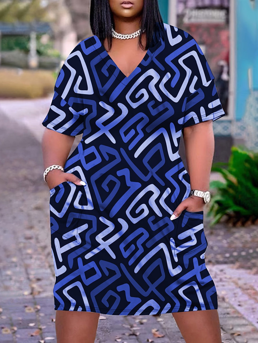 Stilla | Plus Size Kjole Med Striber Og V-Hals S Og Korte Ærmer Elegant