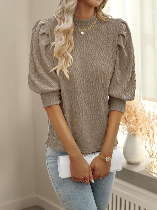 Stilla | Ruffle Ærme Mock Neck Bluse