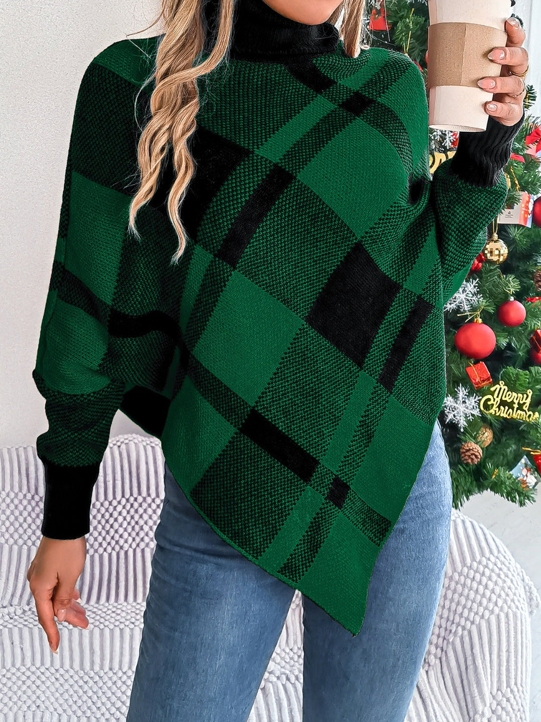 Stilla | Rullekrave sweater med ternet mønster og flagermusærmer
