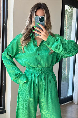 Stilla | Outfit Skjorte og Bukser i trykt Satin Leopard