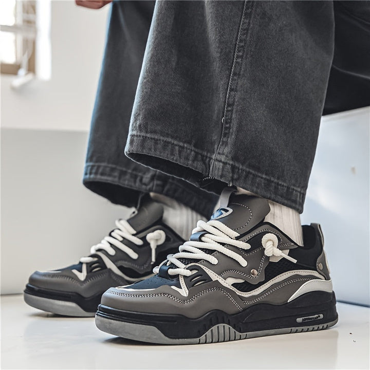 Stilla | Sporty Sneakers
