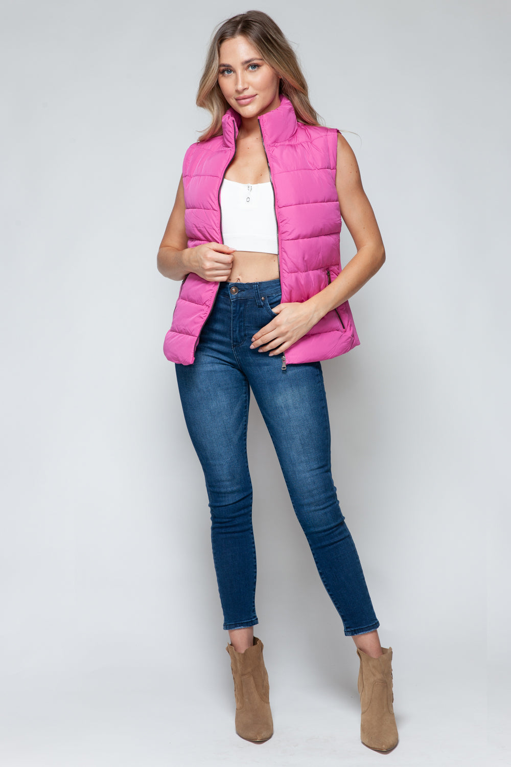 Stilla | Snob Vest med Praktisk Lynlås og Rullekrave-Design