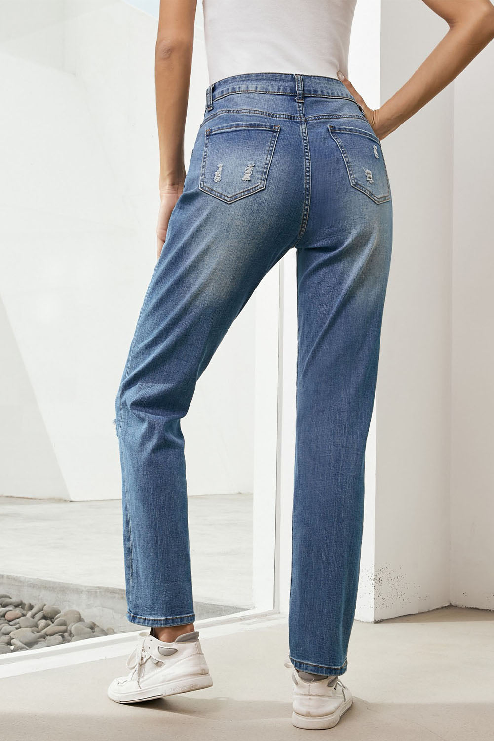 Stilla | Flag Distressed Straight Jeans