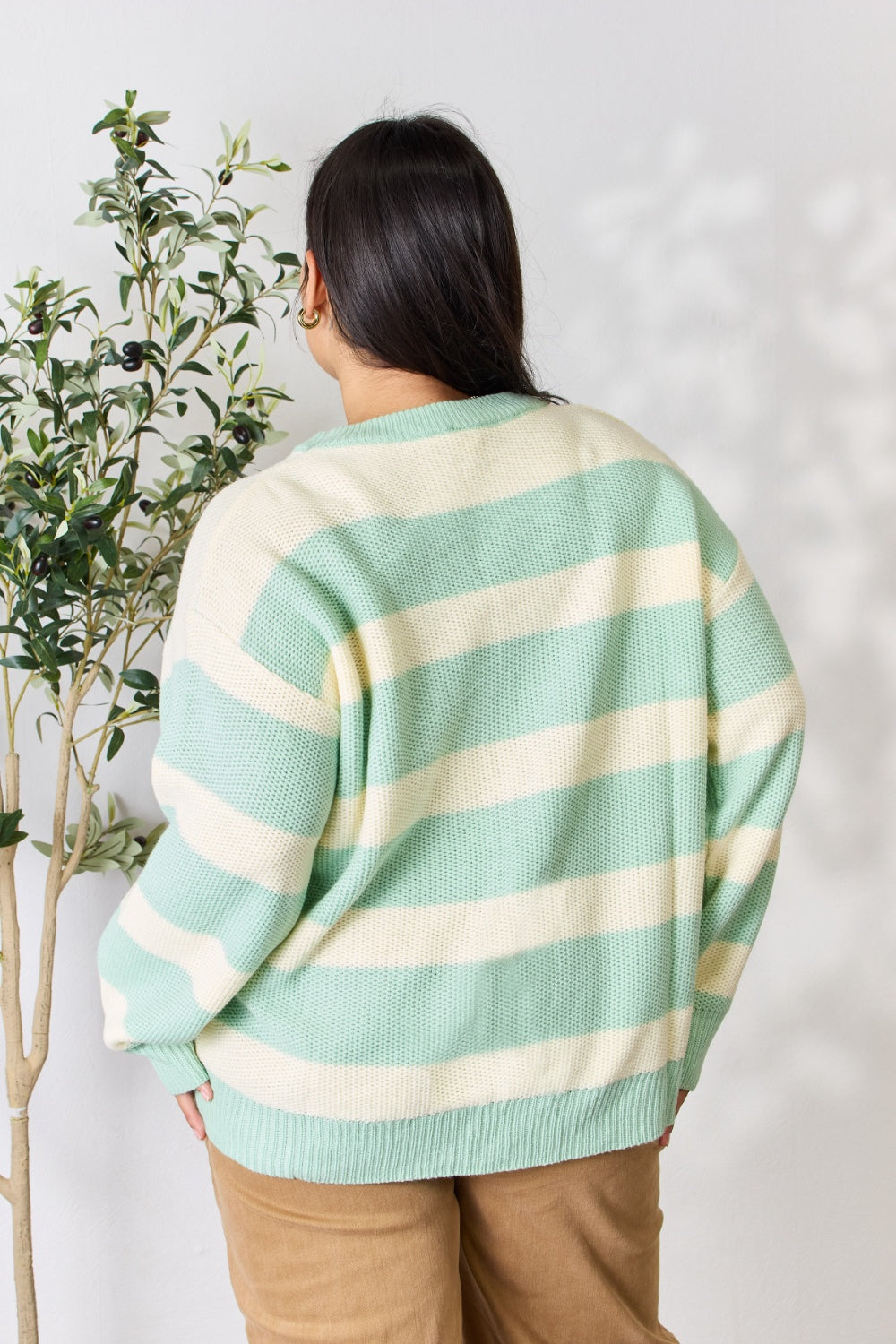 Stilla | In Love Ful størrelses kontrast stribet rund hals sweater