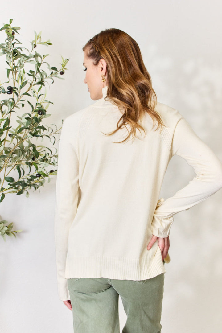 Stilla | Full Size Ribbet Sløjfe Detalje Langærmet Turtleneck Strik Top