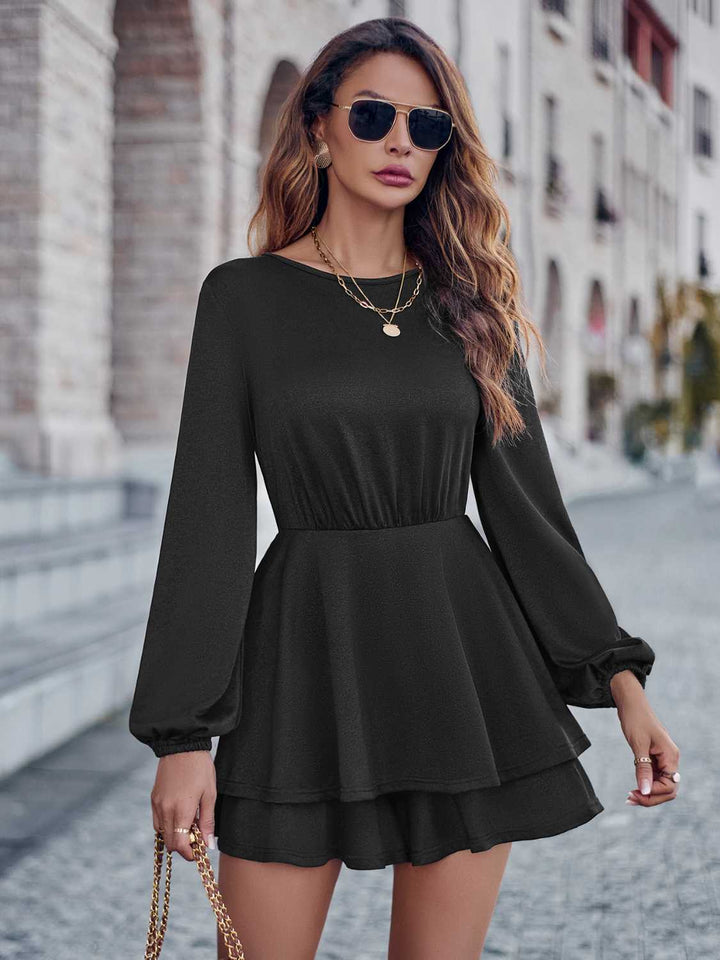 Stilla | Neck Lagdelt Mini Kjole