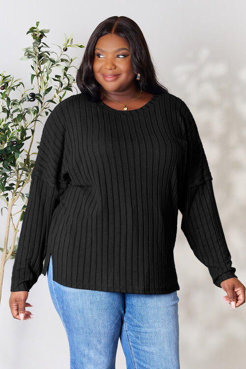 Stilla | Bae Full Size Ribbet Rund Hals Slids Strik Top