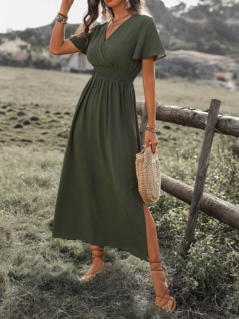 Stilla | Elegant kjole med korte ærmer og høj krave