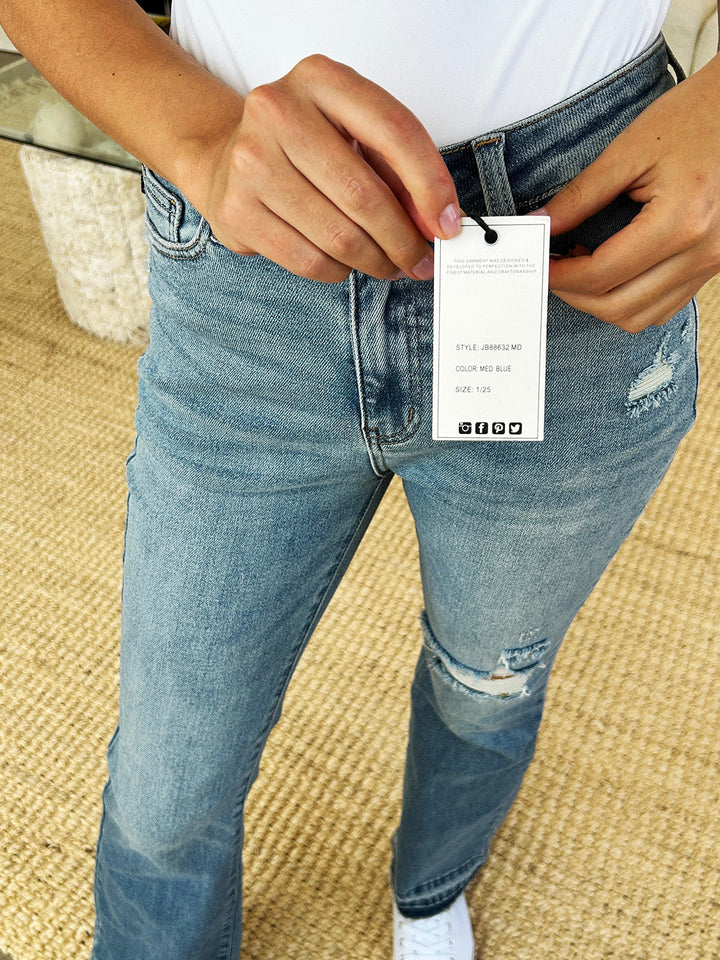 Stilla | Blå fuld størrelse mid rise ødelagt kant slidte jeans