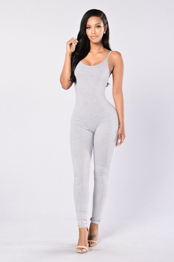 Dame langærmet jumpsuit med spaghetti stropper Stilla