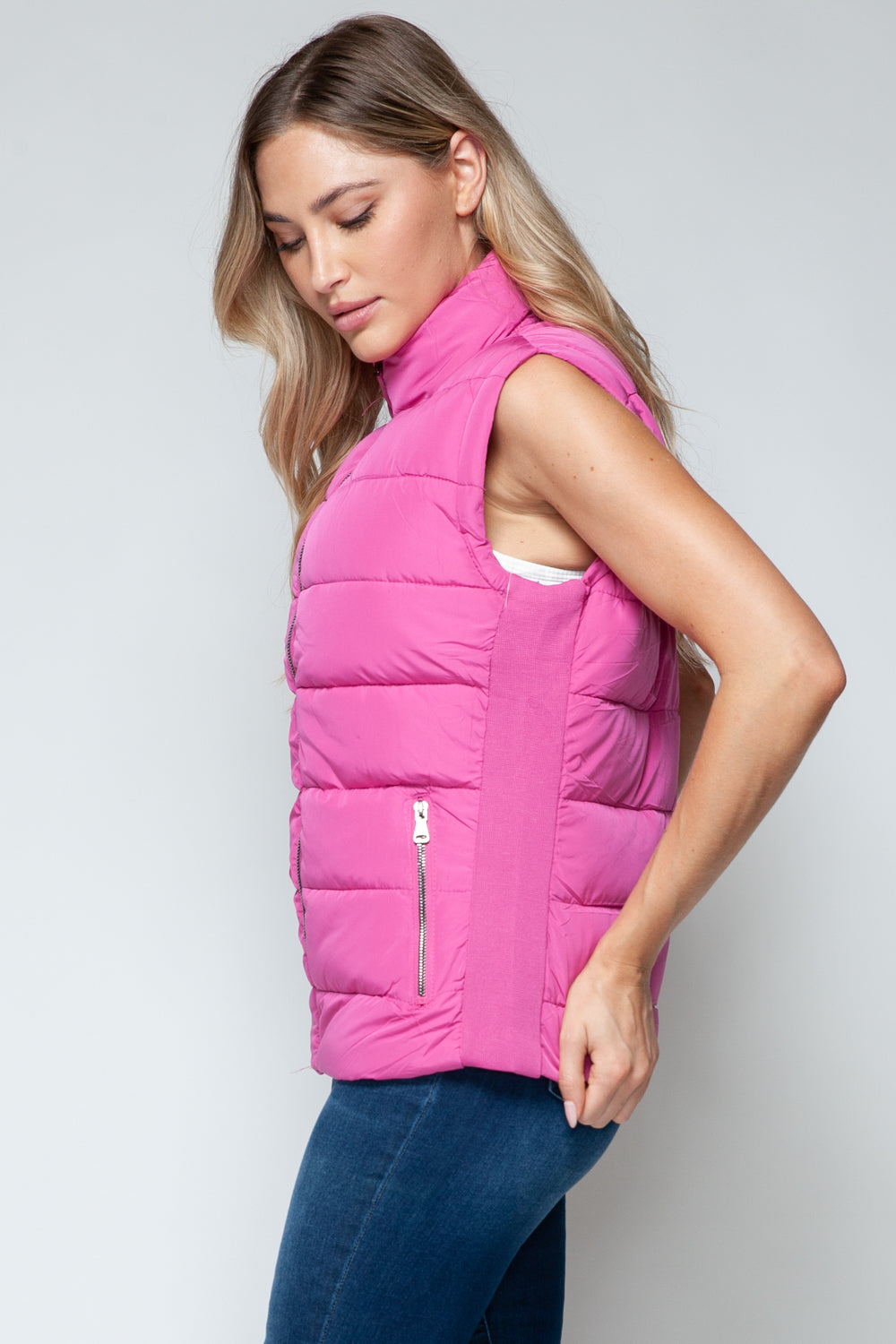 Stilla | Snob Vest med Praktisk Lynlås og Rullekrave-Design
